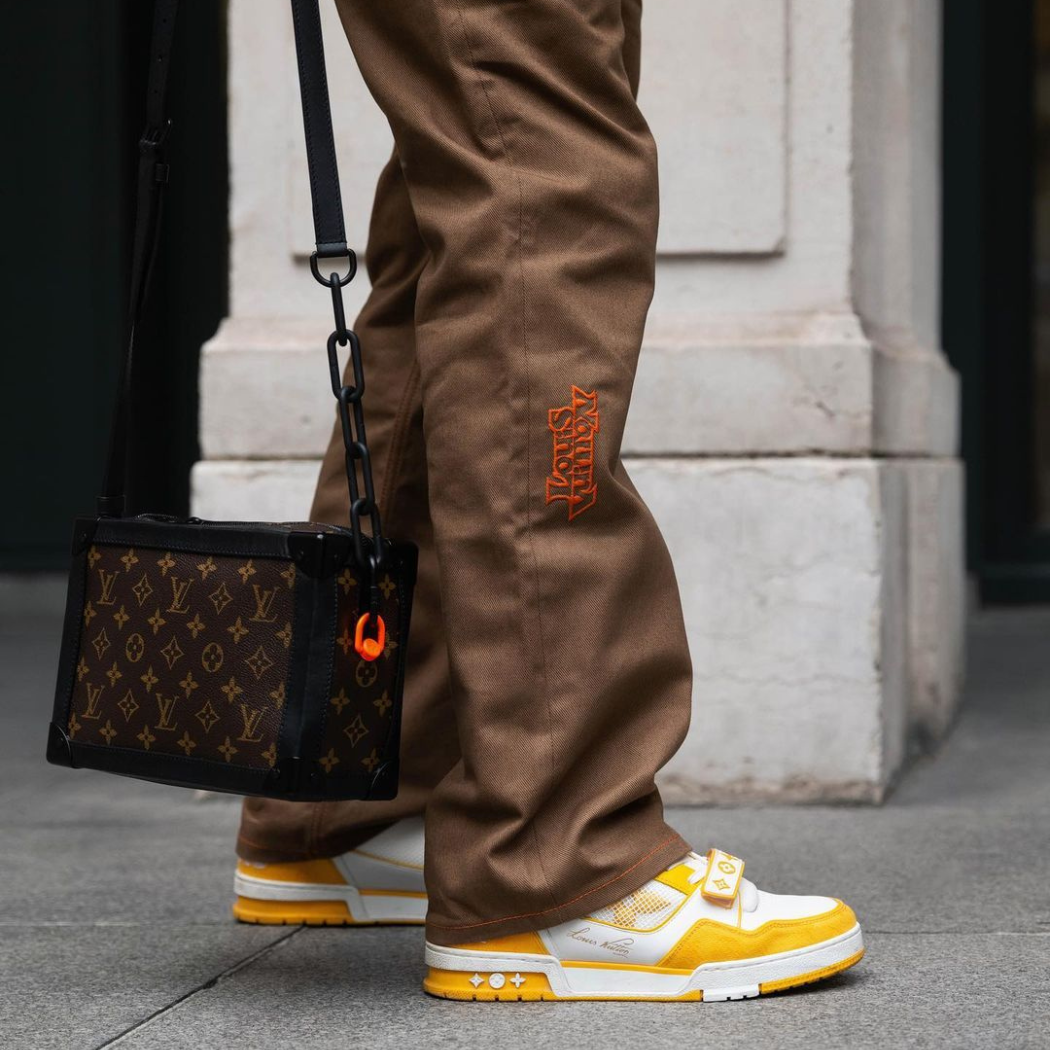 Ciepłe sneakersy męskie na zimę 2023. Te modele w sportowym stylu będą hitami sezonu